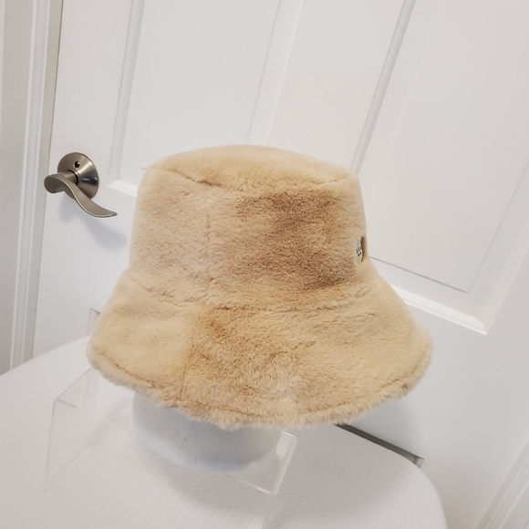 Rag & Bone Reversible Faux Fur/Quilted Bucket Hat Light Beige S/M, Cute main image 4